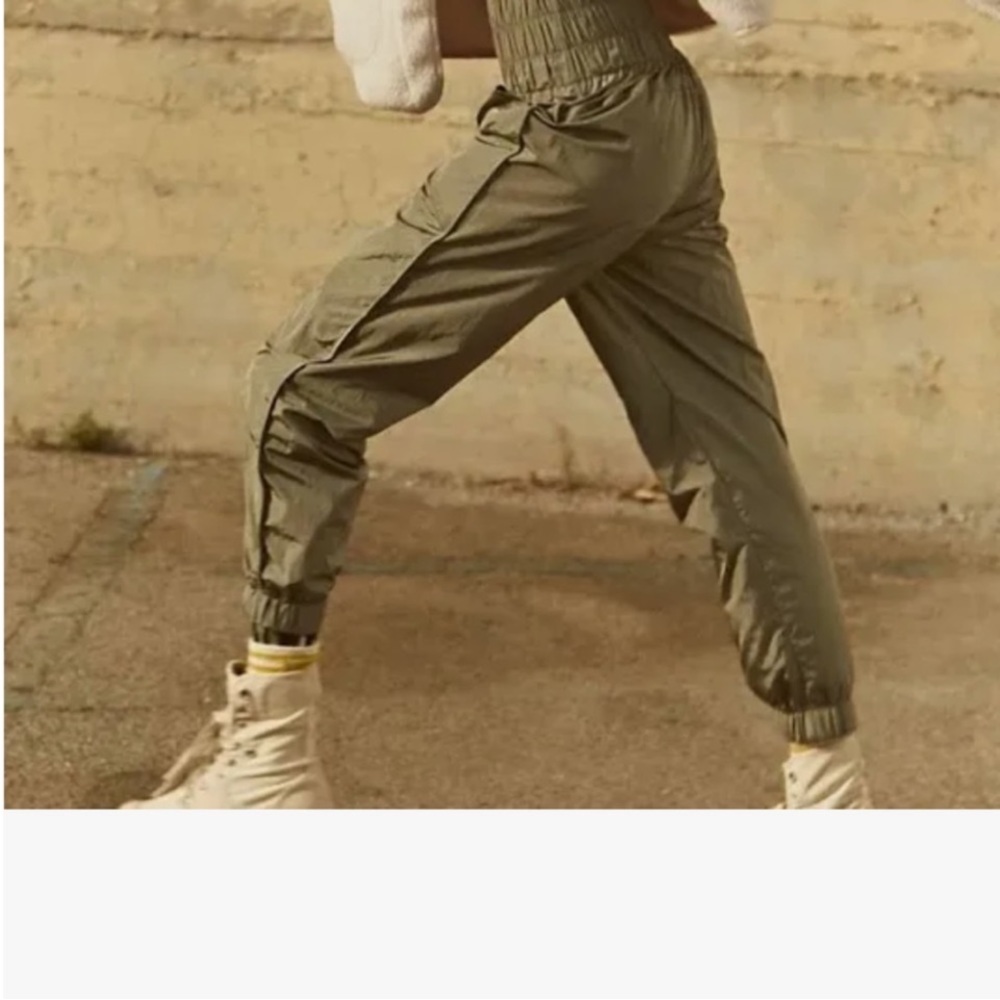 NWT Free People Movement The Way Home Smocked Joggers - Army - Size Small - Picture 5 of 16